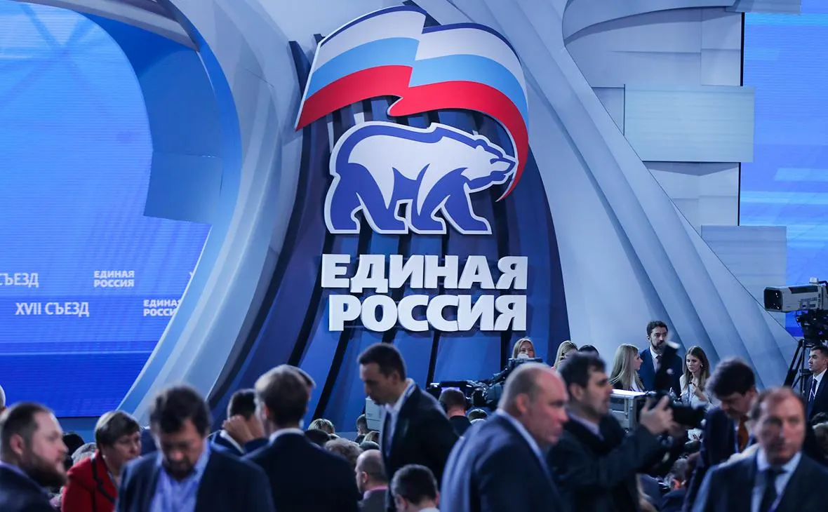 Полиция Санкт‑Петербурга отказалась возбуждать дела против представителей Единой России за публикации ссылок на соцсети, поскольку материалы удалены или недоступны. КПРФ подала заявление; арест кандидата и предупреждения из столицы повлияли на кампанию.