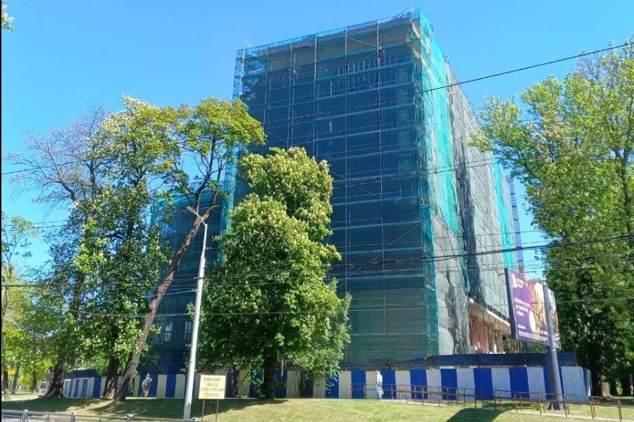 Разрешение продлить этажность касается объекта рядом с прокуратурой области; планируется 7–11 этажей.