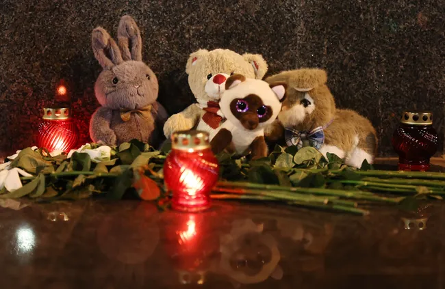 На курорте Архипо-Осиповке произошла атака беспилотников. Семь погибших и около сорока раненых, среди которых — пятилетняя Соня и другие отдыхающие.