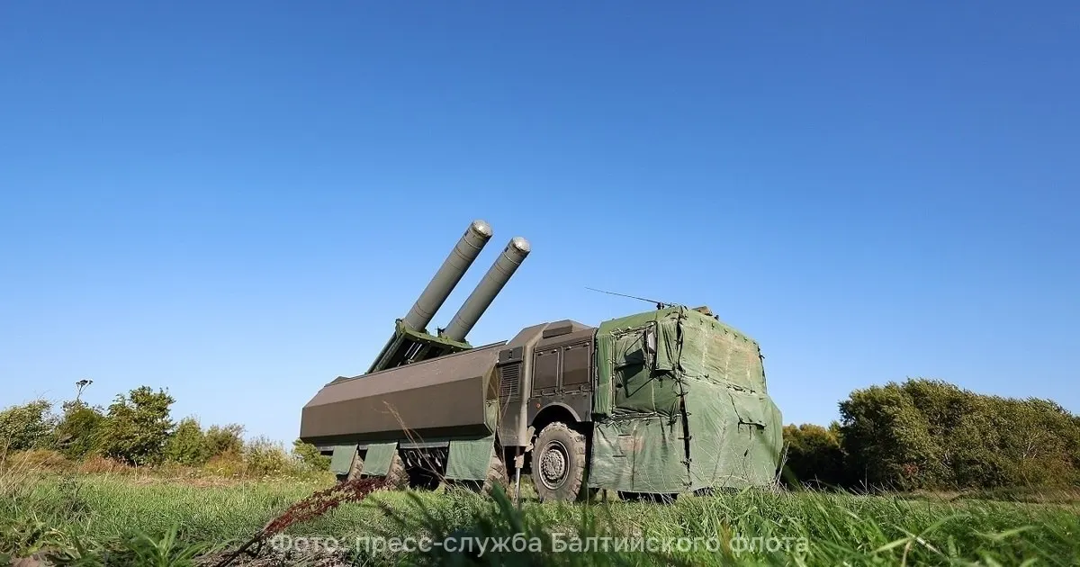 На побережье Калининградской области развернули ракетные комплексы «Бастион» для ударов по надводным целям в рамках учений Балтийского флота.
