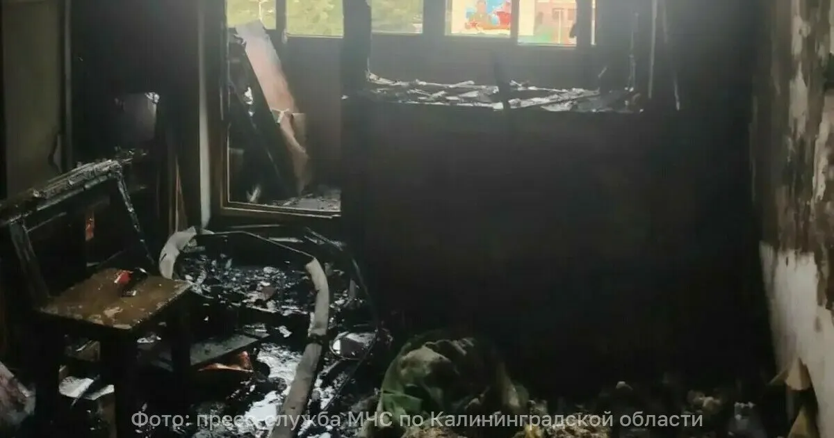 Возгорание в жилом шестиэтажном доме на Прибрежном ликвидировано. Пожарные вывели из здания восемь жильцов и животных; пострадавших нет.