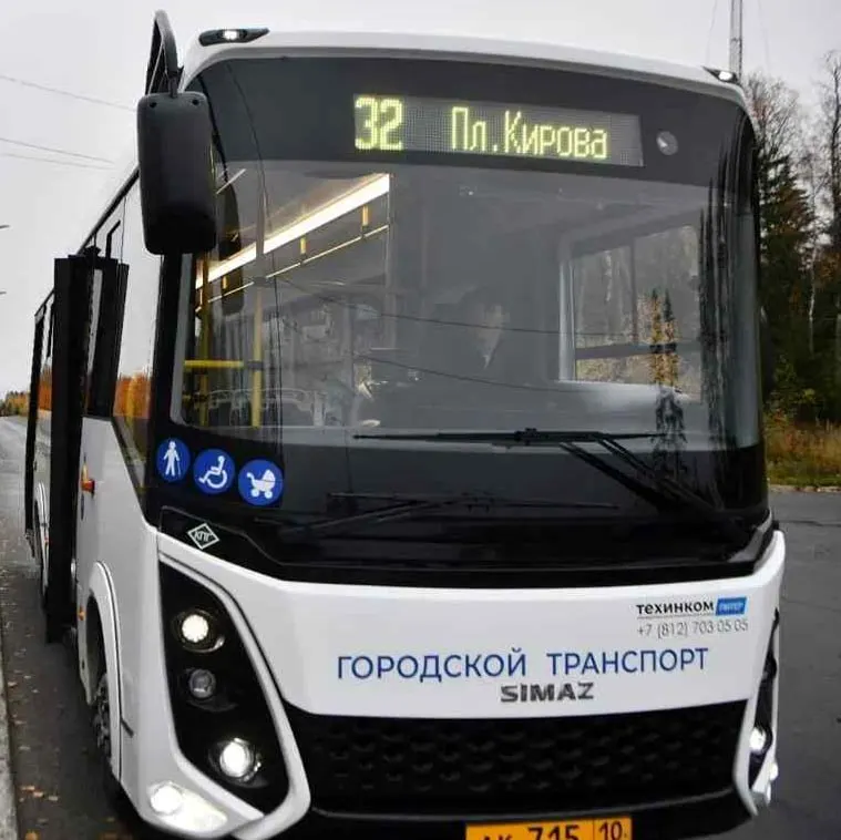 С 12 августа запущена новая маршрутная сеть, но часть автобусов ещё ходит по-старому; маршрут №32 будет продлён до Балтийской улицы с 1 сентября.