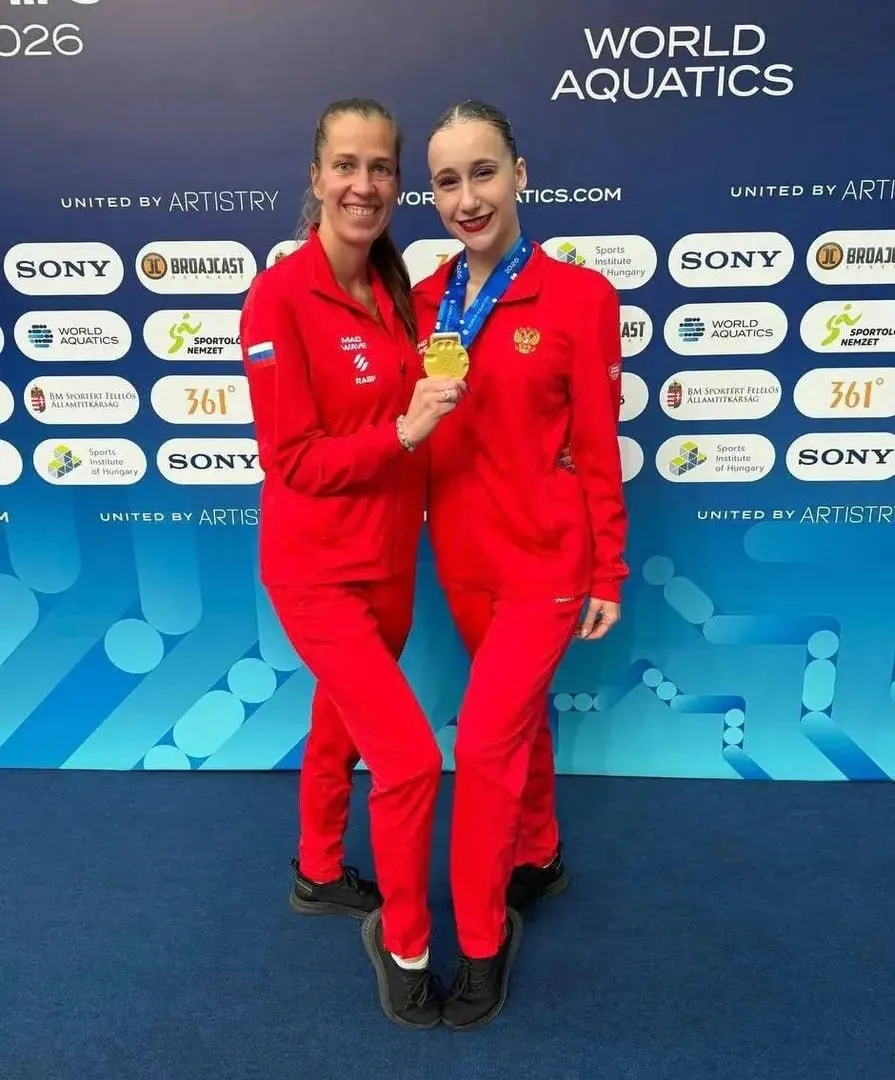Завьялова выиграла техническую программу солисток на юниорском чемпионате мира в Будапеште, добавив новую крупную победу в 2026 году.