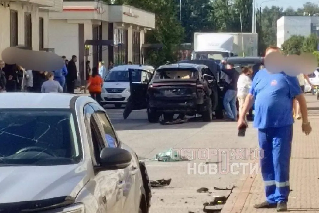 Расследование инцидента в Санкт-Петербурге продолжается: 24-летняя россиянка предположительно разместила самодельное взрывное устройство под днищем автомобиля военного и исчезла из города.