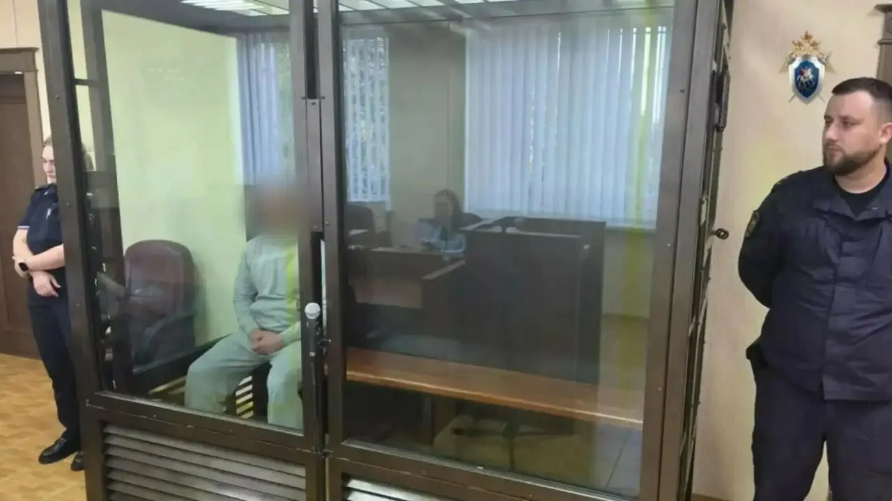 Задержанный признал вину; суд арестовал его до 7 ноября.