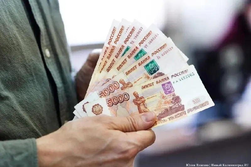 На этой неделе в регионе представлены предложения для менеджеров, машинистов башенного крана и операторов станков: до 160 тыс. ₽, до 130 тыс. ₽ и до 100 тыс. ₽ соответственно.
