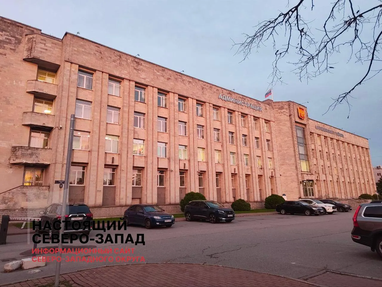 Пять территориальных избиркомов Санкт-Петербурга отказались принять наблюдателей от партии «Яблоко» по округу №217. Кандидат Виталий Исаков обвиняет в подмене документов и указывае на отсутствие подписи в бумагах; ситуация осложнилась столкновением и обвинениями в применении силы.