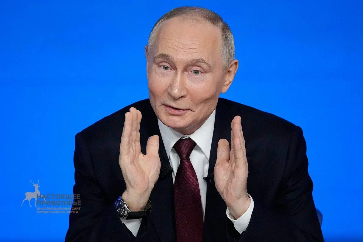 За неделю голосования зафиксировано резкое падение поддержки президента на 2,1 п.п. и рост критиков на 2,2 п.п.; данные отражают общую динамику по стране.