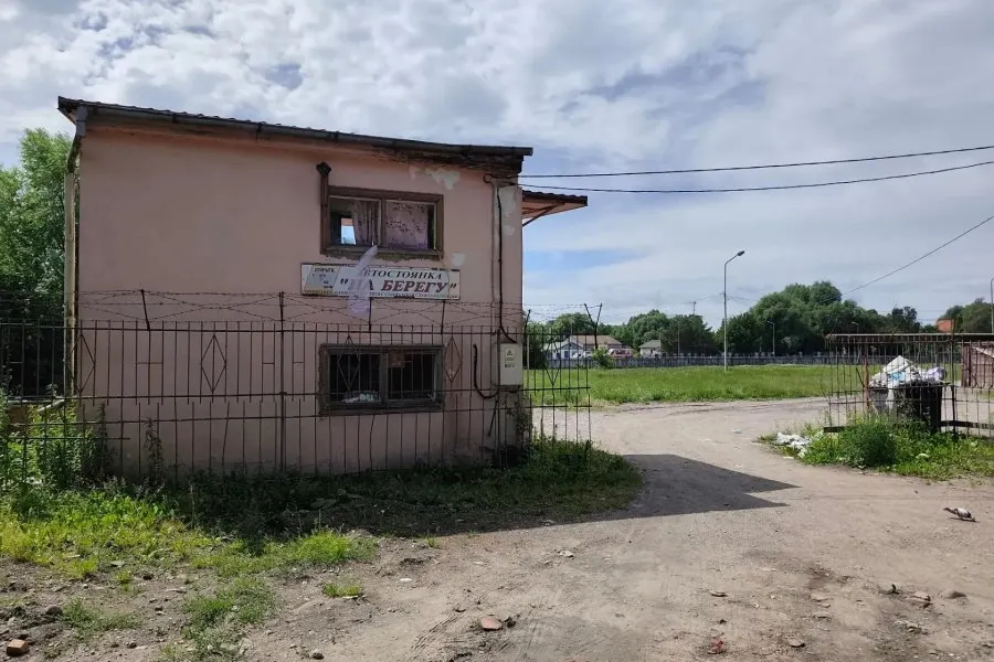 Власти города объявили о планах завершить участок променада вдоль набережной Трибуца в районе бастиона «Литва»; обсуждают размещение парковки и доступ к бастиону.