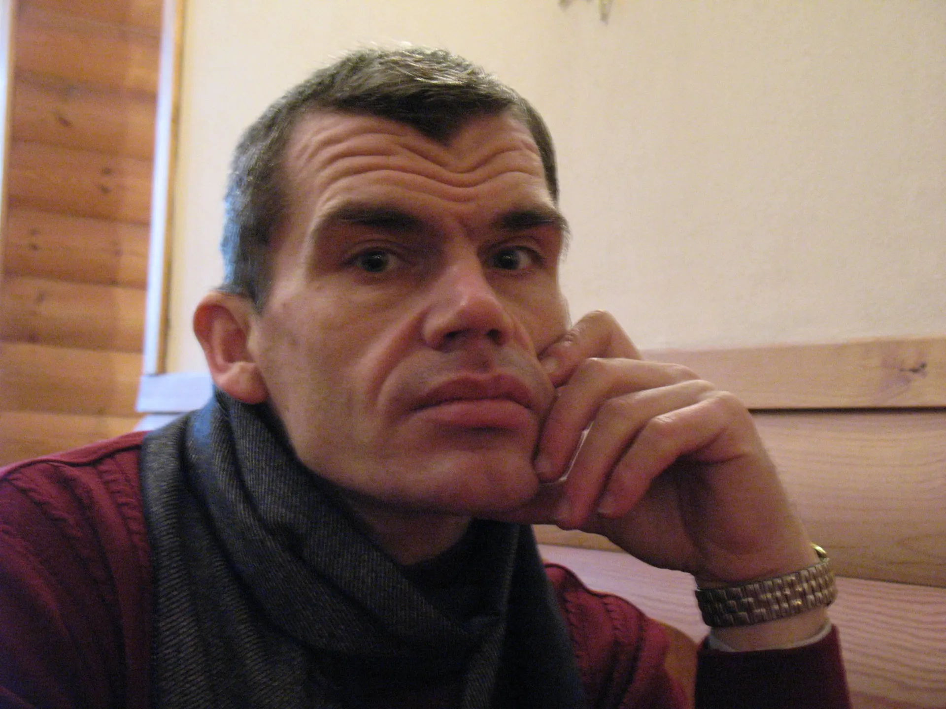 Суд Колпинского района Санкт-Петербурга признал Евгения Сизенова виновным в дискредитации Вооружённых сил России и назначил штраф 30 тысяч рублей за публикации 2022–2024 годов.