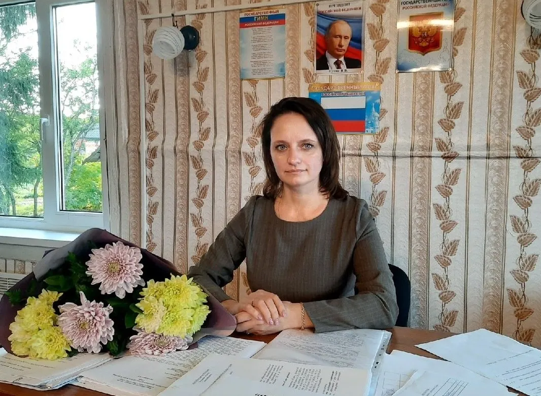 Следственные органы начали проверку главы Гдовского районного собрания по двум статьям УК РФ после фактов незаконной вырубки деревьев в Гдовском районе.