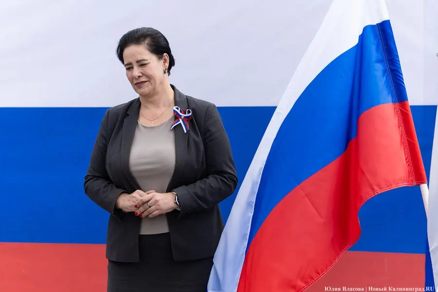После выборов в Калининграде обсуждают кандидатуру на пост главы администрации; действующая глава Елена Дятлова уклоняется от комментариев.