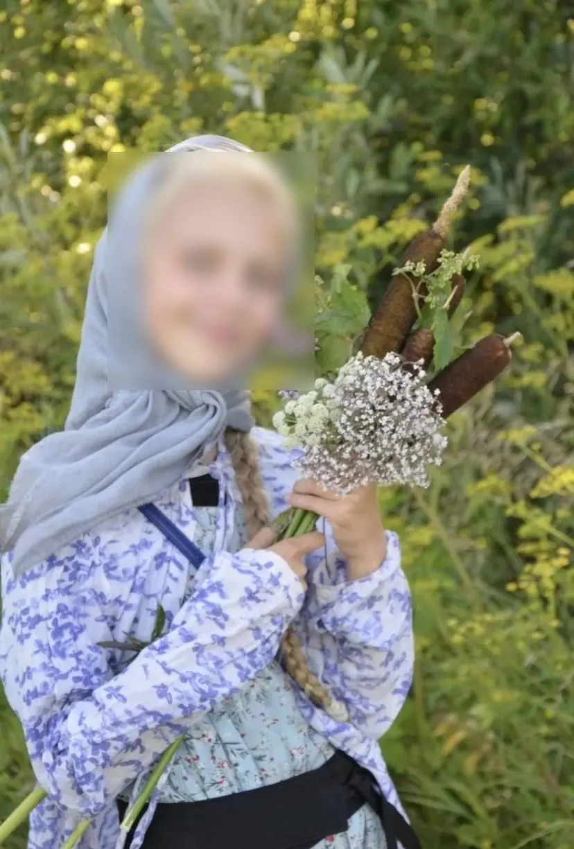 11-летняя София пропала после того, как её родители Светлана и Вячеслав С. вступили в секты «Царская империя» и увезли ребёнка. Суд лишил родителей прав, и семья исчезла. Приставы считают, что девочка может находиться вместе с участниками секты.