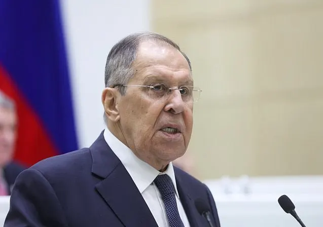 Лавров назвал закрытие дипломатических представительств признаком эскалации и напомнил, что уроки истории часто остаются неусвоенными.
