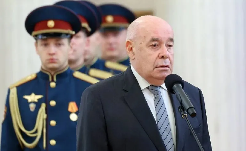 Во Зимнем дворце прошла церемония вручения престижной Эрмитажной премии; лауреатами стали Михаил Швыдкой и итальянский режиссёр Джанкарло дель Монако, получивший российское гражданство в 2024 году.