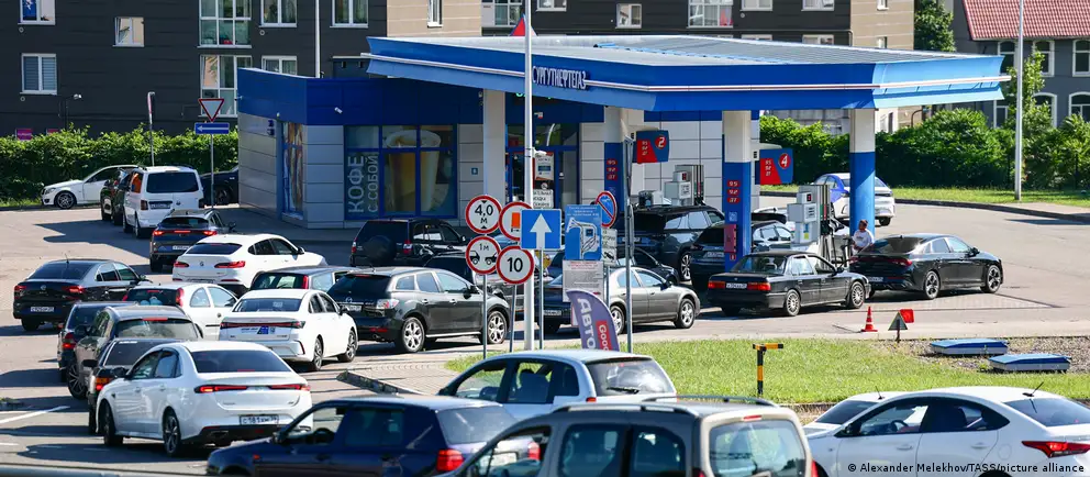 Правительство продлевает запрет на экспорт дизельного топлива до конца октября, чтобы обеспечить поставки внутри страны на фоне энергетических вызовов и атак на НПЗ.