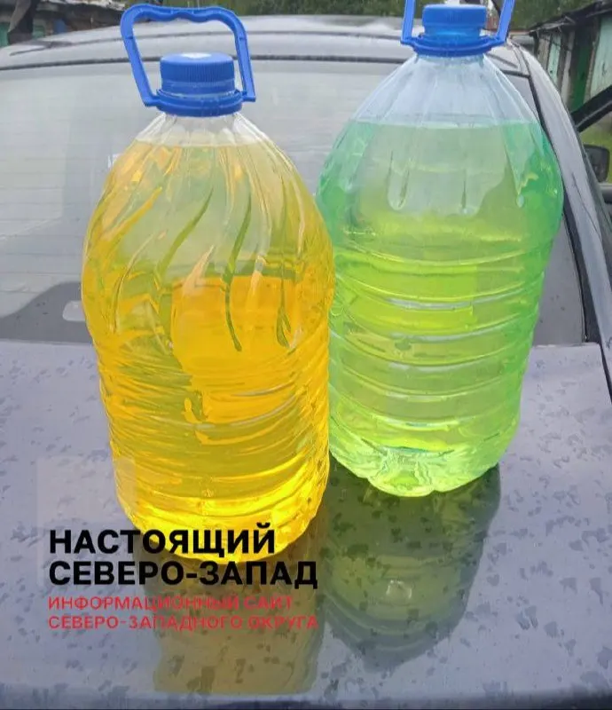 Водители сравнивают бензин на разных заправках по цвету и запаху, отмечая рост расхода топлива.