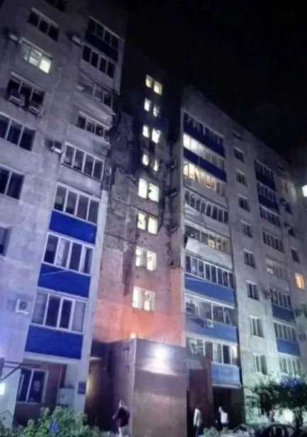За ночь над регионами России ликвидировано 516 беспилотников; в порту Усть-Луга произошли повреждения, пострадавших нет. Обновления по районам продолжаются.