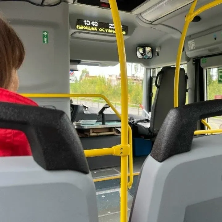 Жители Петрозаводска сообщают о перебоях с автобусами после введения новых маршрутов: нерегулярное расписание, редкие рейсы и проблемы в отдельных районах.