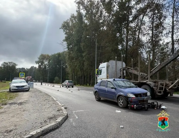 36-летний водитель Renault Logan не уступил дорогу велосипедисту on улице Карла Либкнехта в Медвежьегорске; пострадавший погиб на месте.