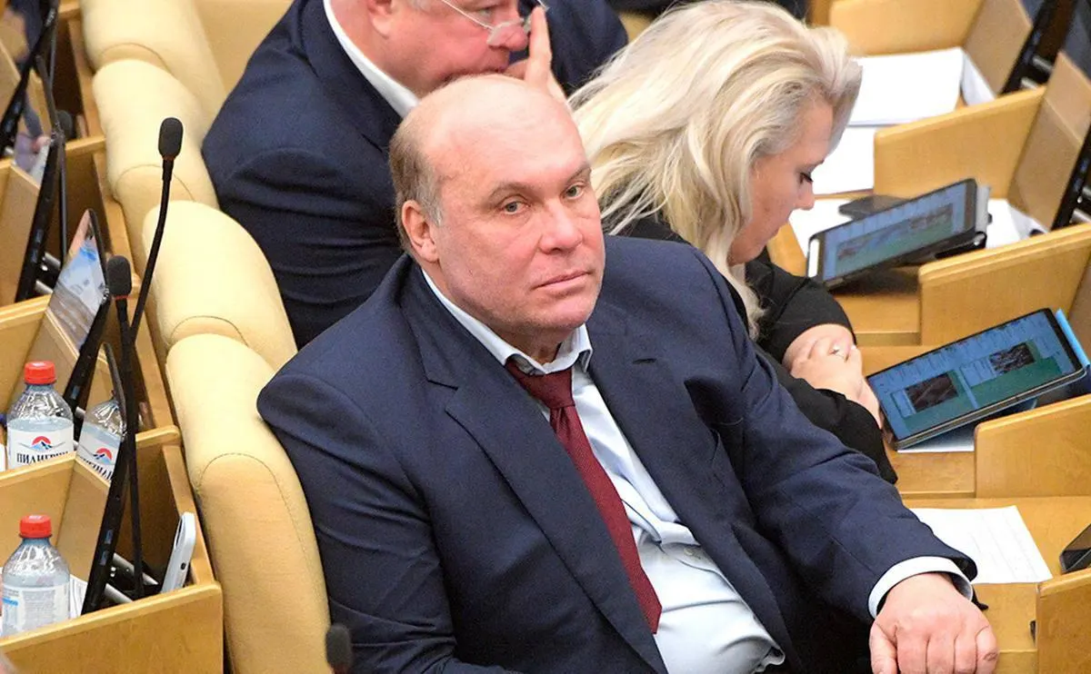 Депутат назвал сообщения о мобилизации слухами и заявил, что иностранные спецслужбы распространяют их ради запугивания населения.
