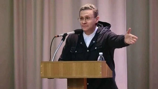 Глава региона сообщил, что из-за внепланового ремонта НПЗ поставки бензина снизились вдвое и должны восстановиться к осени 2026 года.