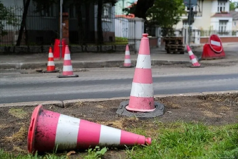 11 водителей привлечены к административной ответственности за парковку на газонах и зелёных зонах; штрафы составляют 3 000–5 000 рублей.