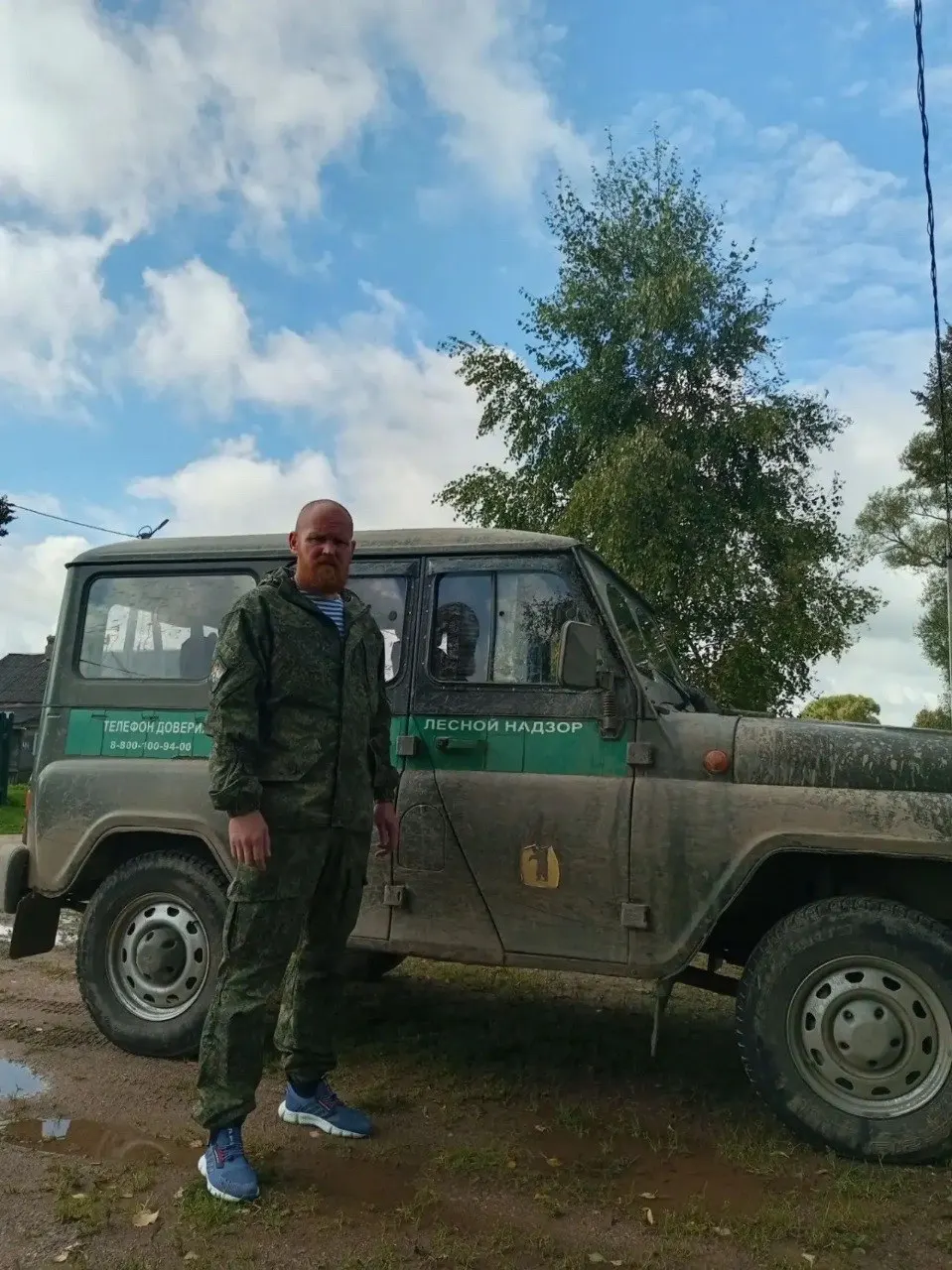 Лесничий Василий Смоляков спас двух девушек, заблудившихся в лесу около деревни Котово в Гаврилов-Ямском округе.