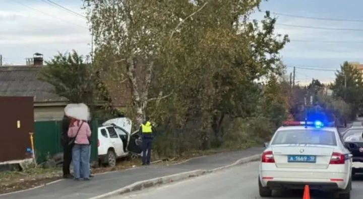 Жесткая автомобильная авария в&nbsp;Петрозаводске: пострадавшего извлекли из&nbsp;машины и&nbsp;госпитализировали