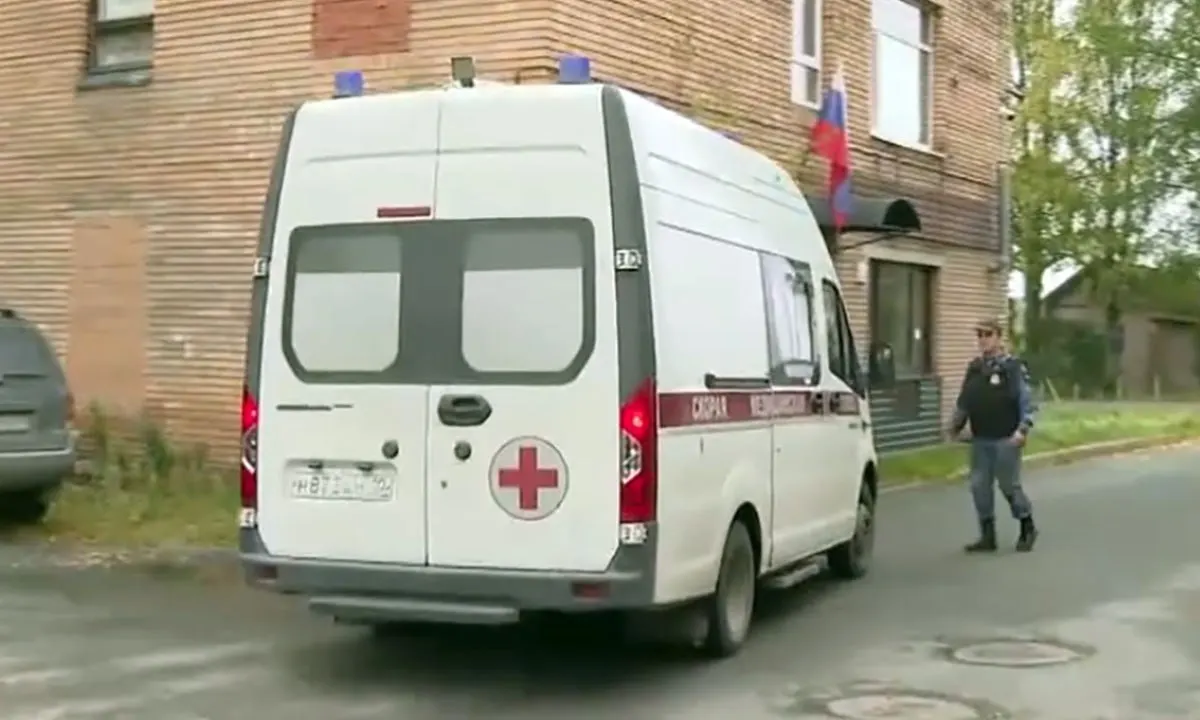 13-летний мальчик попал в больницу после ДТП на питбайке. Позже выяснилось, что отец подарил ему транспорт за месяц до инцидента. Заседание перенесли из‑за плохого самочувствия подсудимого.