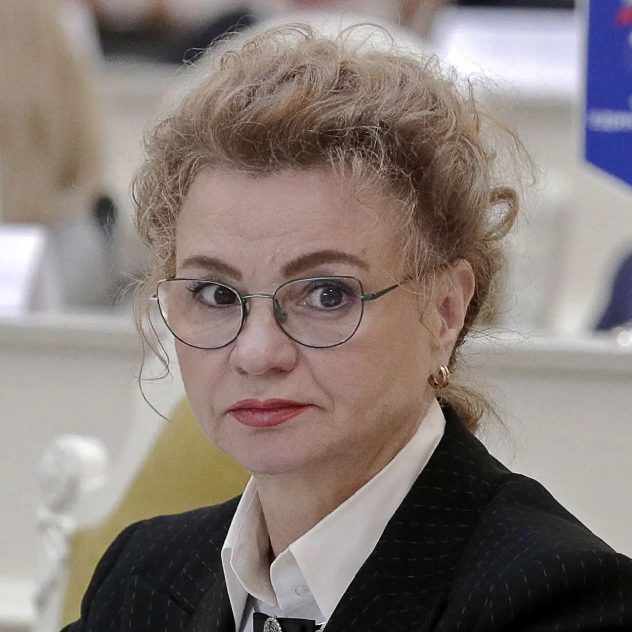 Дело о фиктивном трудоустройстве сотрудников и выплате 25 млн рублей; прокуратура требует штрафов и сроков.