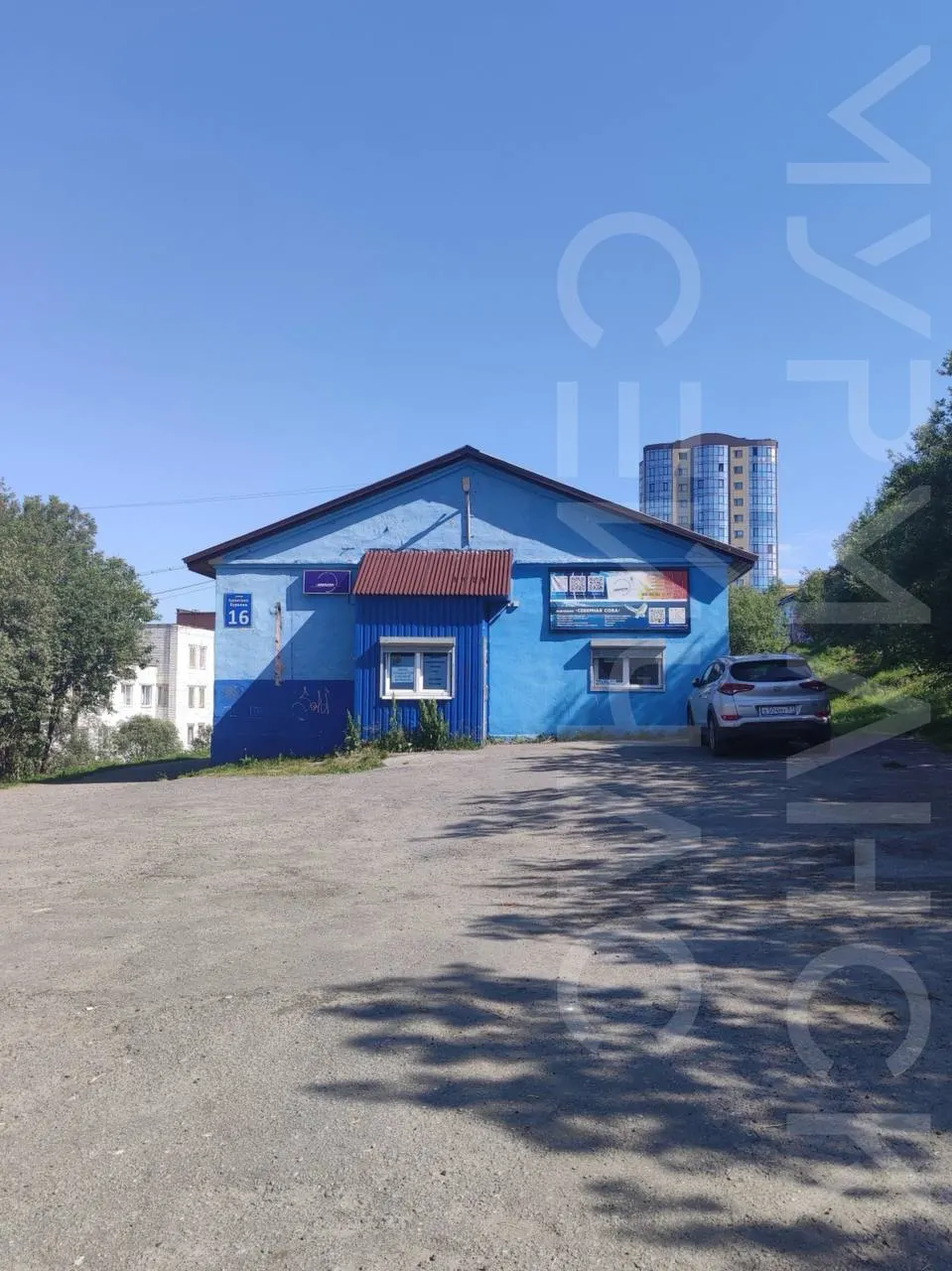 Снос здания бывшей типографии на улице Буркова и плановое обустройство территории вокруг кафедрального собора вошли в областную адресную программу, направленную на обновление пространства и создание современной городской среды.