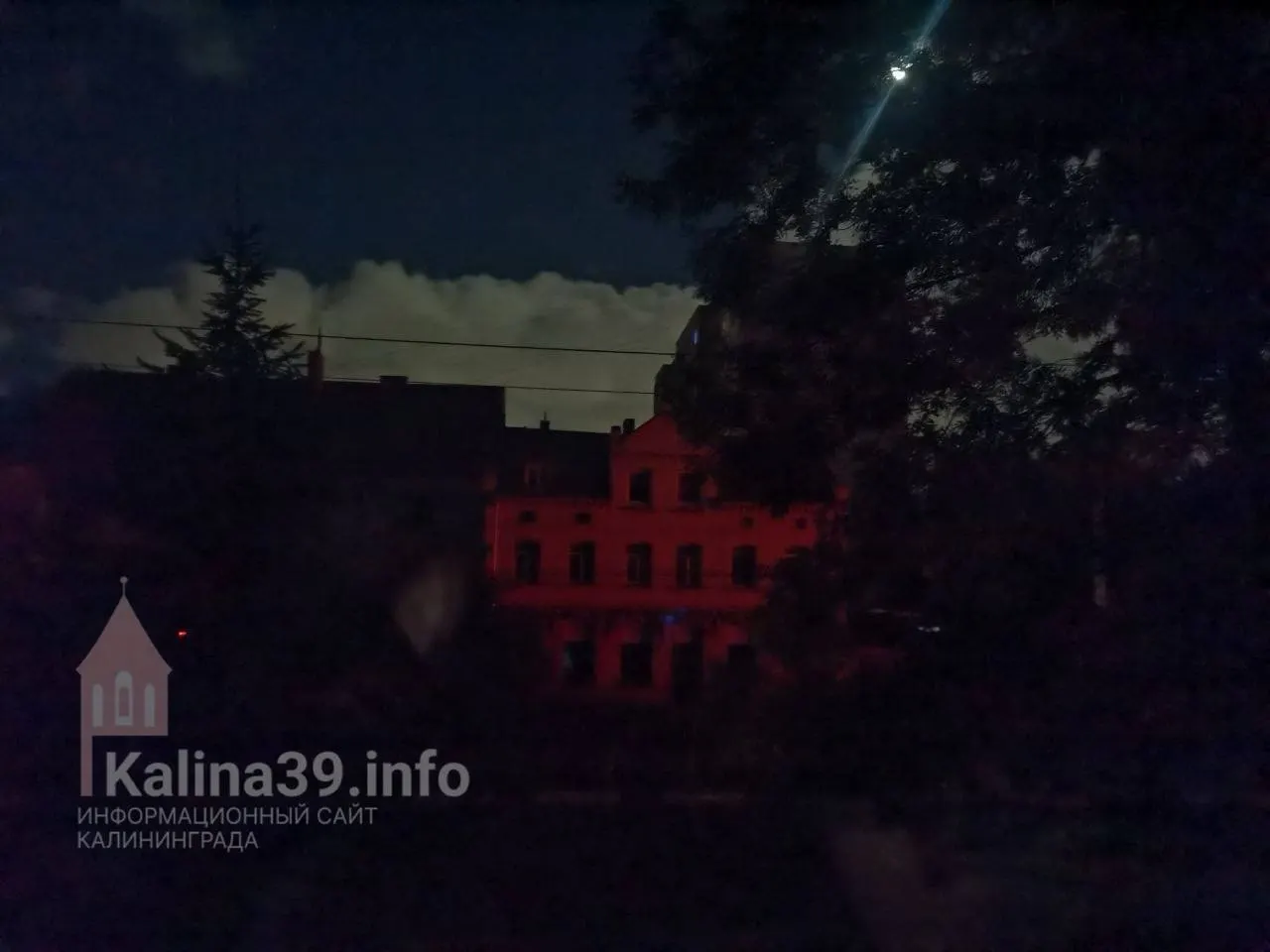 В Калининграде и окрестностях зафиксированы отключения электроэнергии. Свет пропал в нескольких районах, причины неизвестны, сроки восстановления тоже пока не оговорены.