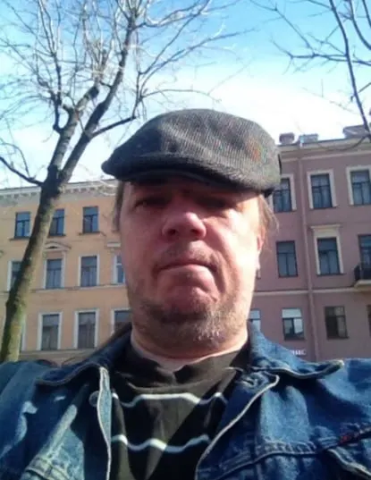 Суд вынес штраф 30 тысяч рублей за дискредитацию ВС РФ по делу об оправдании терроризма; позже фигуранта поместили в СИЗО по новому обвинению.