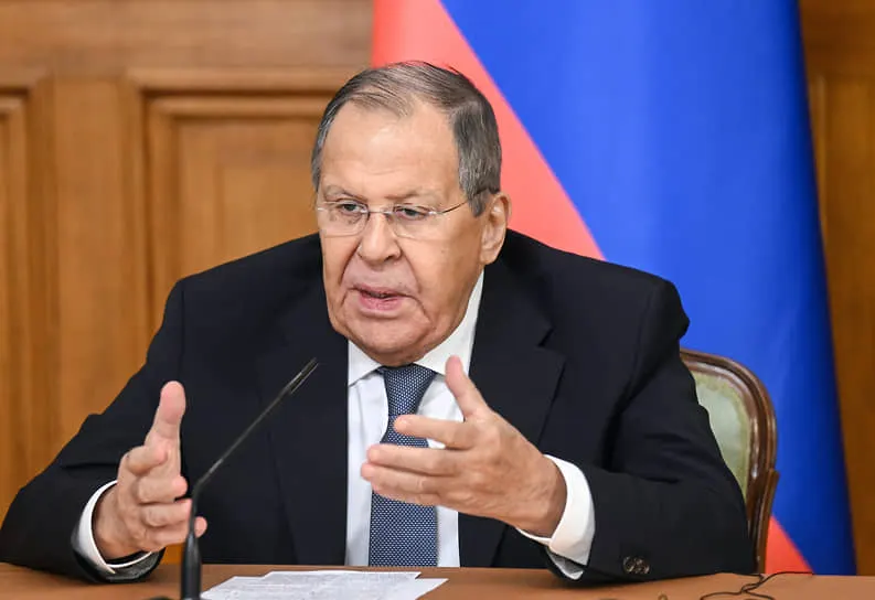 Министр иностранных дел сообщил о продолжающейся информационной кампании вокруг операции на Украине и ее вероятном обострении.