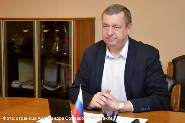 Глава администрации Приозерского района задержан сотрудниками ФСБ; ведется взаимодействие со службой экономической безопасности.