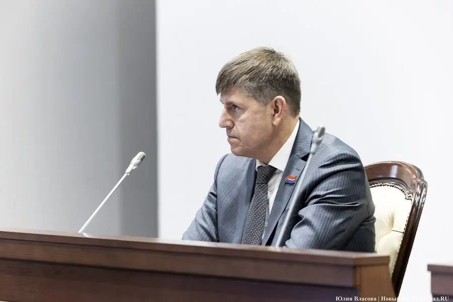 Расходы региона растут быстрее доходов, и отдельные проекты капитального строительства смещаются на 2027 год.