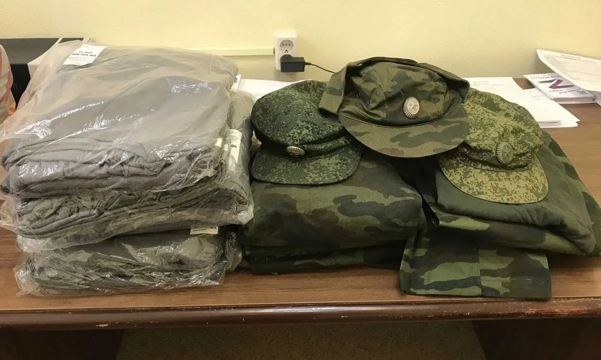 Мужчина из Петрозаводска отправился на службу в рамках частичной мобилизации, чтобы рассчитаться по алиментам. После погашения долга дело прекращено, а за участие в СВО он награждён медалью II степени.