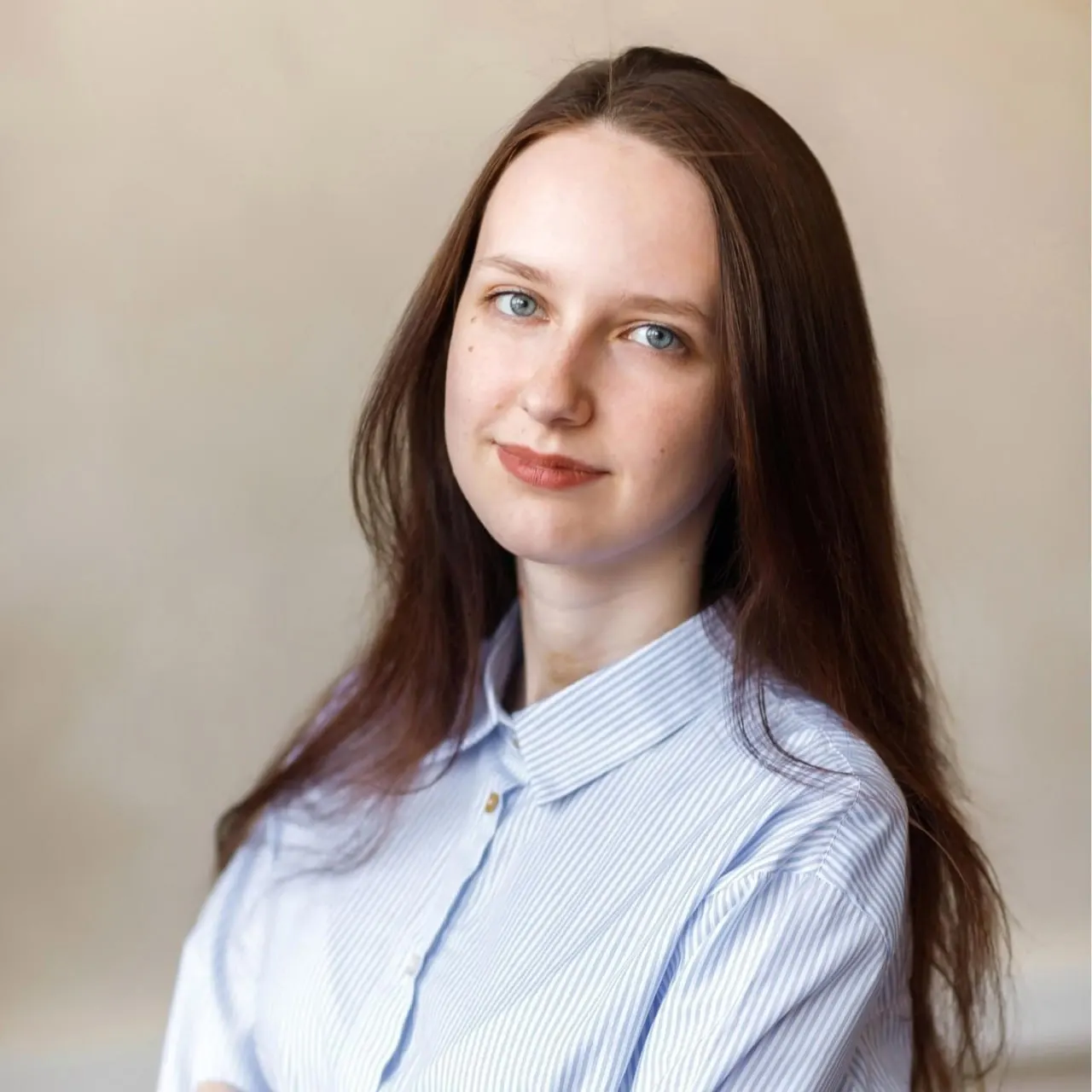 25-летняя Александра Горелова исчезла после ухода из дома 18 октября в поселке Красные Ткачи под Ярославлем. Поисками занимаются полиция и волонтеры.