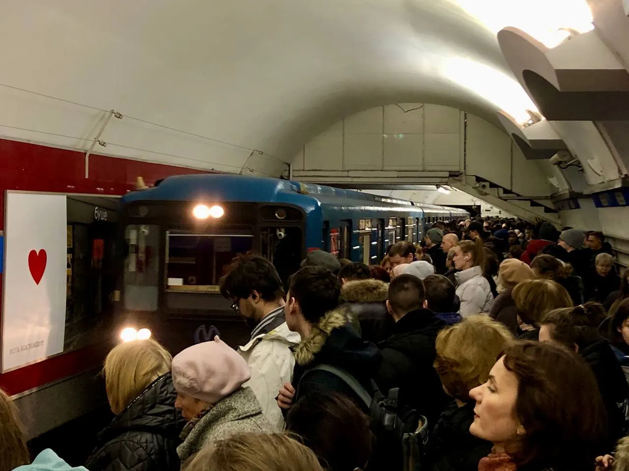 На совещании обсудили бюджет города на 2027–2029 годы; средства в размере 45 млрд рублей направят на завершение объектов метрополитена и поддержание темпов строительства.