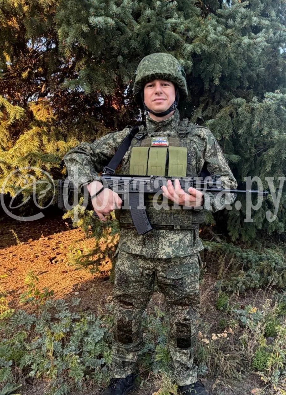 Экс-депутат Госдумы от Петербурга заключил контракт с Минобороны. По словам близких, после выборов ему предложили должность в региональных структурах власти, но он принял контракт с оборонным ведомством; позже подтвердил факт подписания, добавив, что детали — военная тайна.