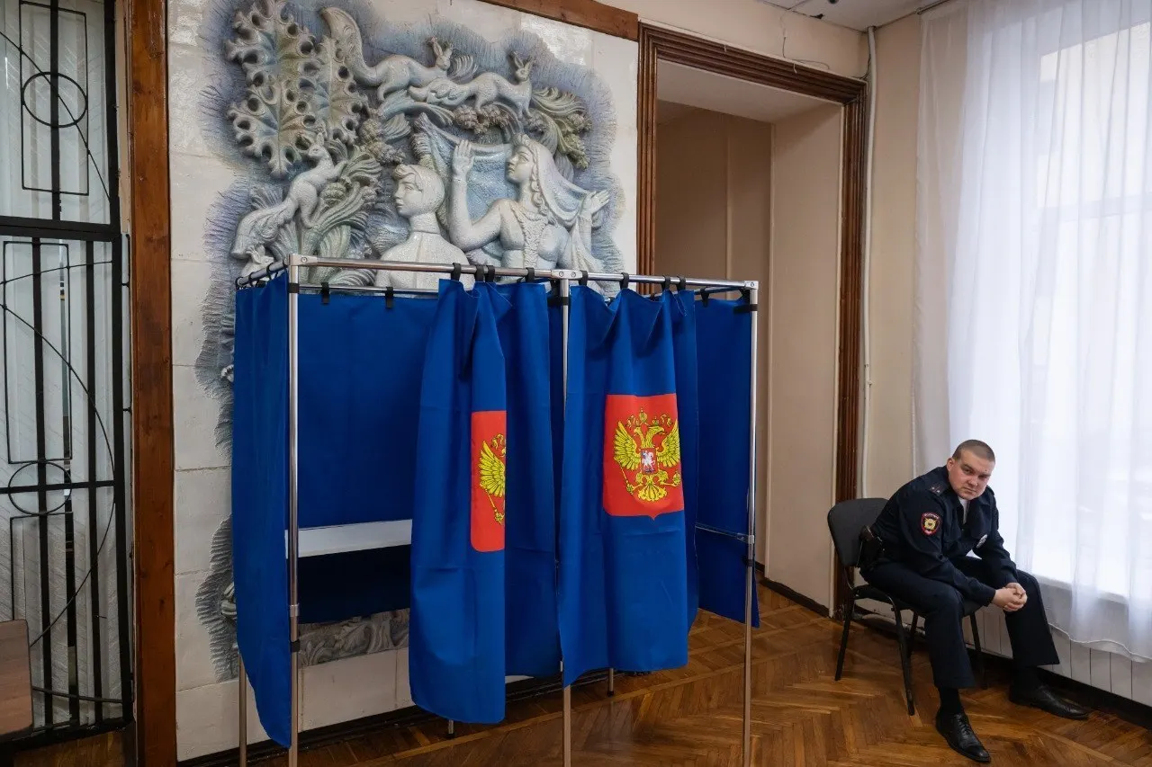 По итогам выборов в Санкт‑Петербурге большинство исков отклонено; отмечены случаи нарушений при хранении бюллетеней и неполной реакции комиссии.