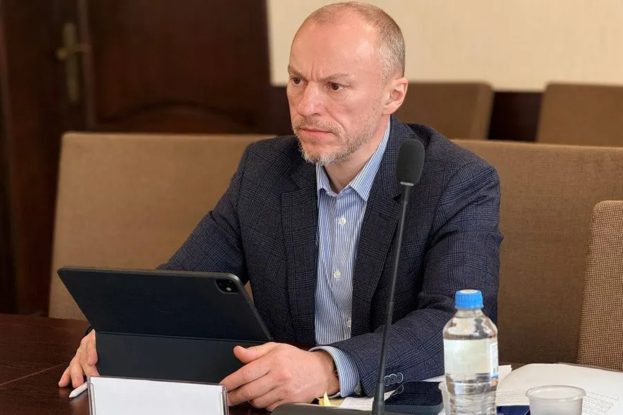 Объем производства в обрабатывающих отраслях достиг 135% по отношению к прошлому году; лидеры — автомобилестроение, пищевая промышленность и химическое производство.