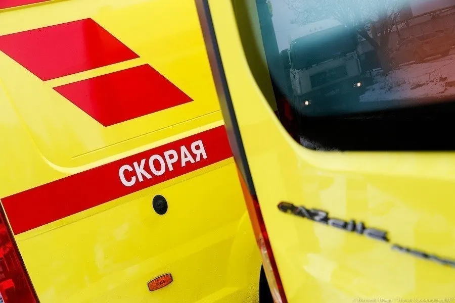 Пассажир автобуса пострадал после столкновения с автомобилем «Пежо» на подъезде к Зеленоградску. Госавтоинспекция устанавливает причины.