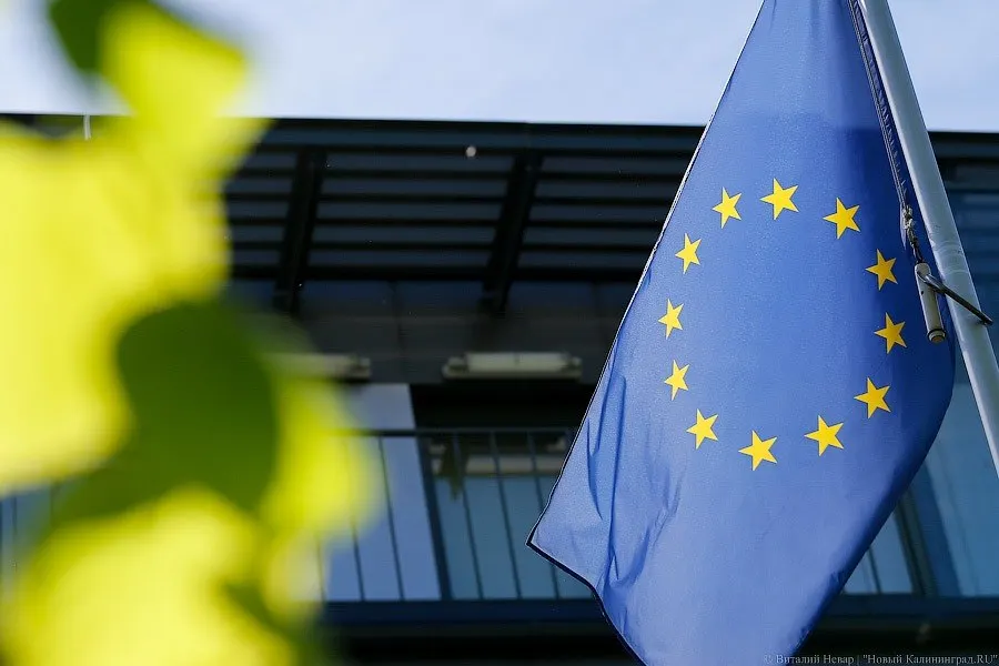 Дипломаты Евросоюза обсуждают сценарии реагирования на потенциальную гибридную атаку, а регионы Северо‑Запада России внимательно следят за ситуацией в Калининграде и приграничных районах.