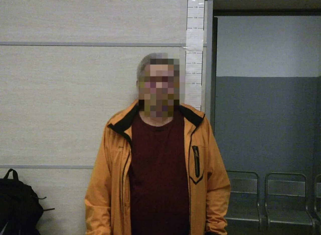 66-летний москвич и 39-летний житель Оренбургской области повели себя агрессивно в полете; после приземления их задержали и завели протокол по статье «мелкое хулиганство».