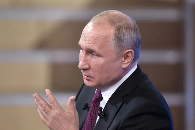 На Валдайском клубе Путин сообщил о готовности Москвы задействовать все доступные средства и о наличии уникальных вооружений, способных отразить угрозу Калининградской области. Эксперт Делягин указал направление ответного удара по инициаторам провокаций за пределами страны.