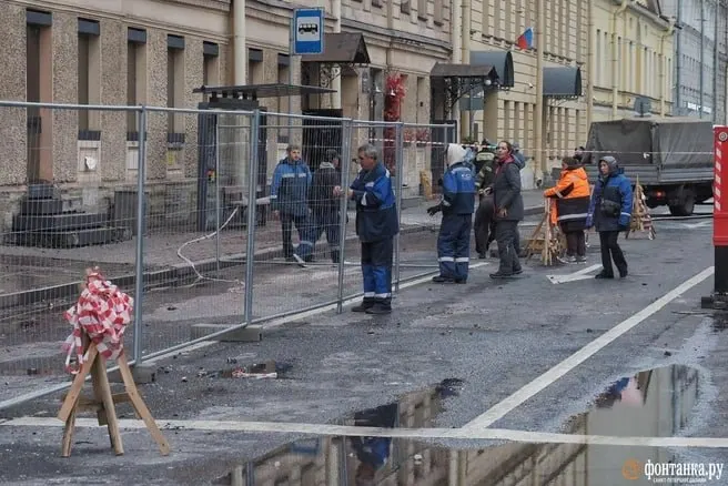 Движение общественного транспорта восстановлено на улице Якубовича; временно отменена остановка у дома №2 после пожара 1 октября.