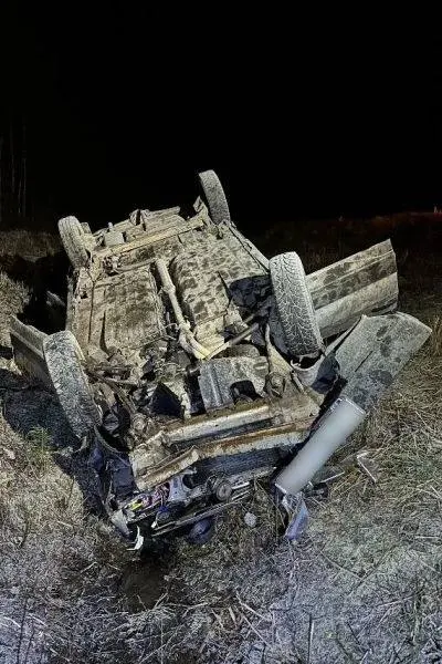 ДТП у поселка Тегрозеро: водительница ВАЗ съехала в кювет и перевернулась; супруги госпитализированы с травмами различной тяжести, обстоятельства устанавливаются.
