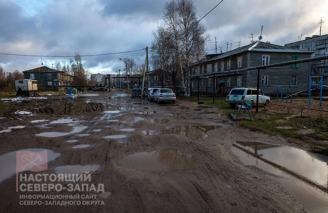 Останавливают прием заявок на благоустройство дворов на следующий год из-за разработки новой программы; в очереди — более сотни дворов